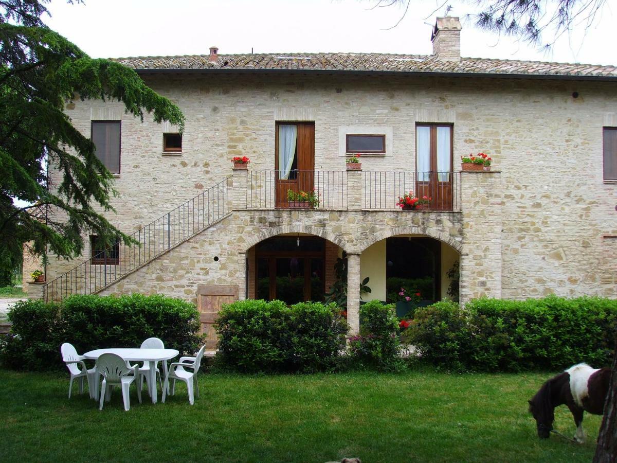 Hôtel Agriturismo Il Podere à Petrignano Extérieur photo